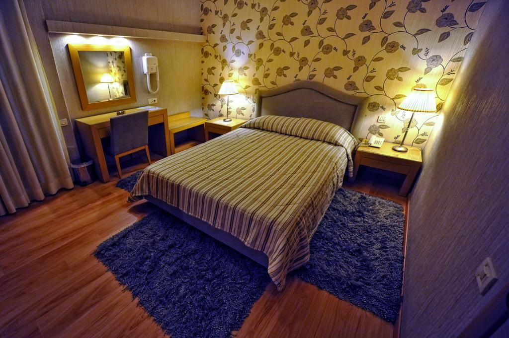 Haikos Hotel Kalamata Habitación foto